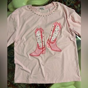 Cowgirl boot shirt size small